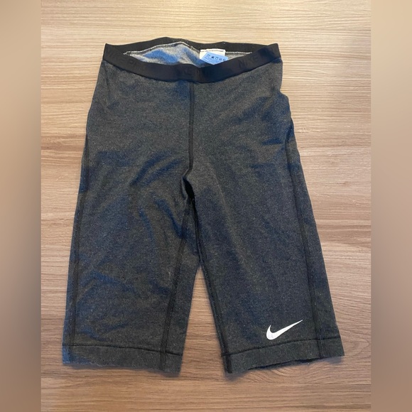 USED LIKE NEW - Nike bike shorts size small - Picture 1 of 1